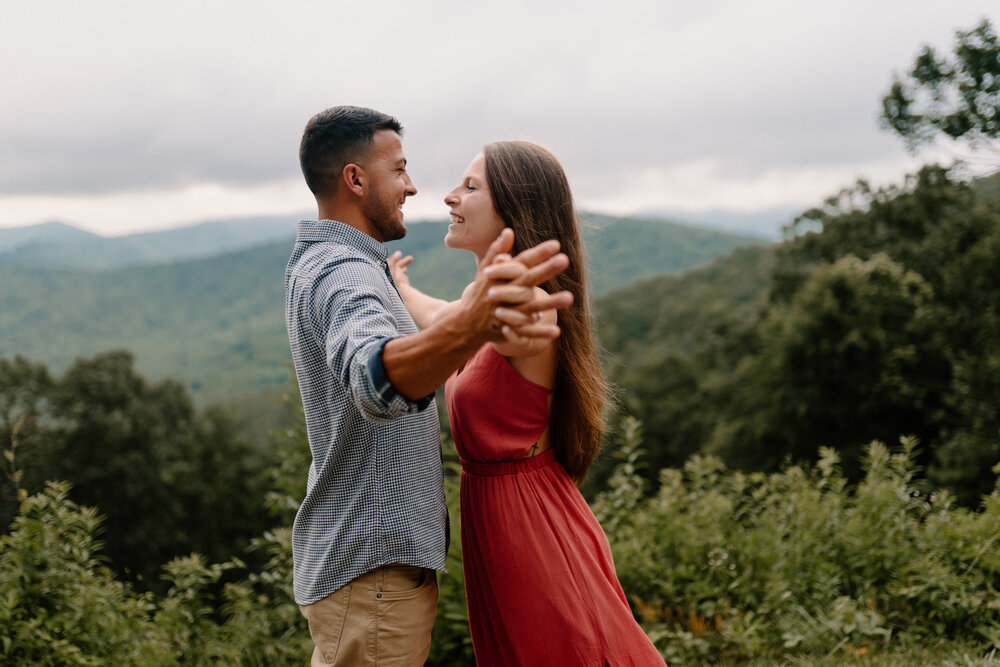 Asheville NC Mountain Engagement Session by Adventurous Wedding &amp; Elopement Photographer | Kayli LaFon Photography