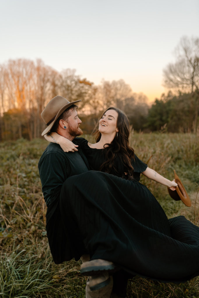 Tips for deciding what to wear for your engagement session photos
