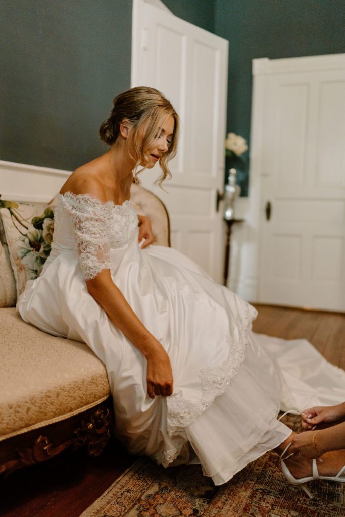 Bride getting ready for wedding day at Amelia Grove in New Bern, North Carolina