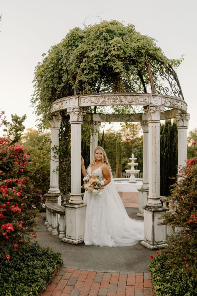 Outdoor photos of a bride in North Carolina